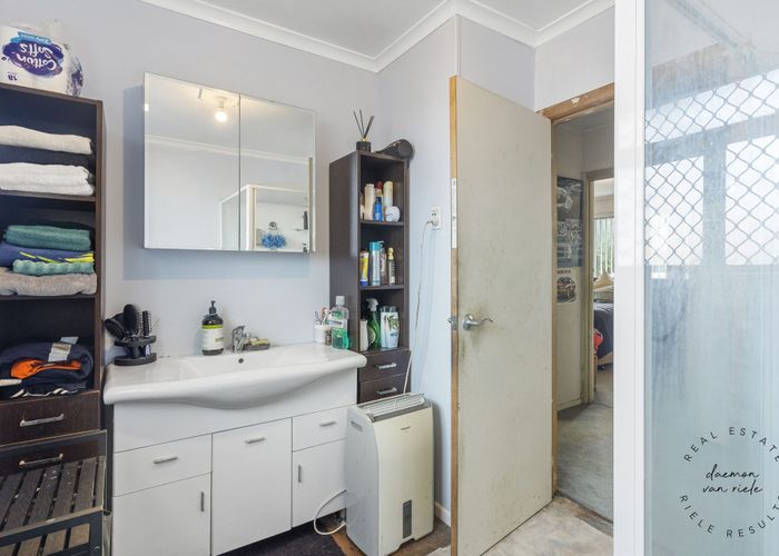  at 11 Thompson Terrace, Manurewa, Manukau City, Auckland