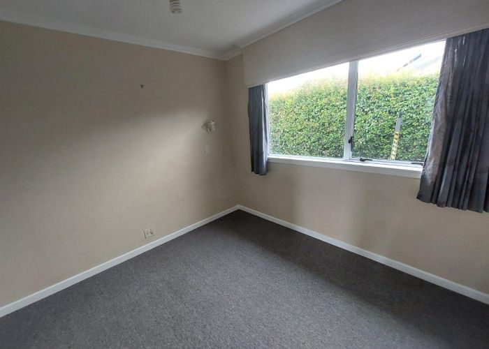  at 6 Crichton Terrace, Hauraki, North Shore City, Auckland