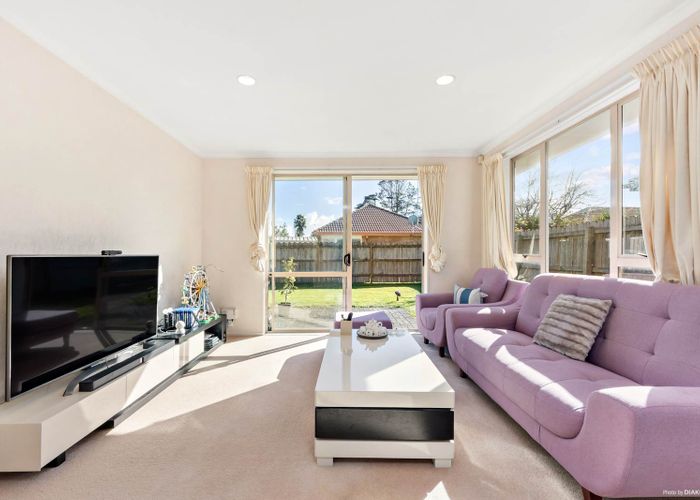  at 7 Fernbrook Close, Burswood, Auckland
