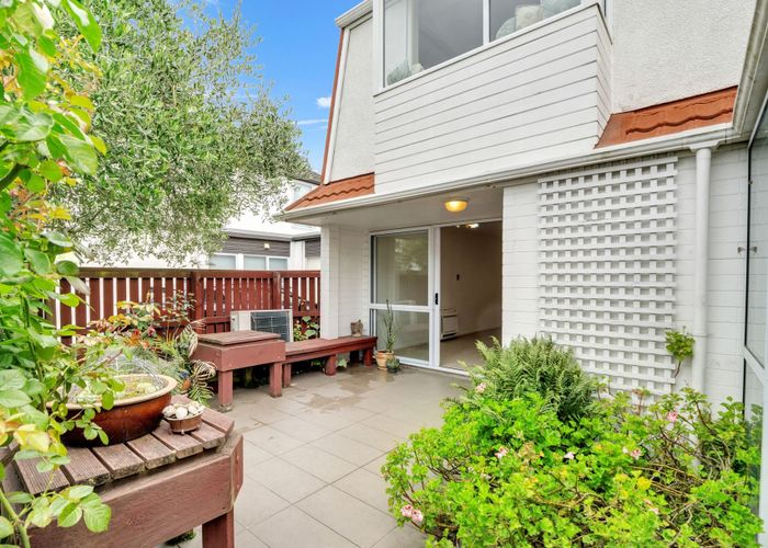  at 33 Hewitts Road, Merivale, Christchurch City, Canterbury