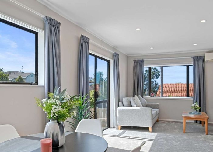  at 1/17 Sturm Ave, Royal Heights, Waitakere City, Auckland