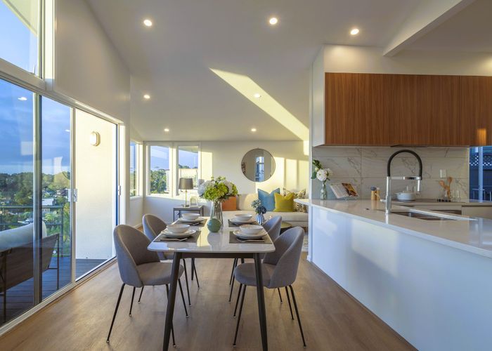  at 94 Knights Road, Rothesay Bay, North Shore City, Auckland