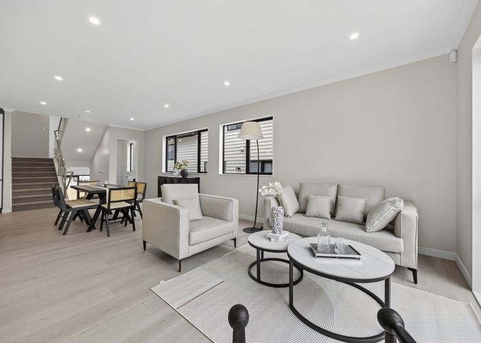  at 2 Ballyalton Crescent, Flat Bush, Manukau City, Auckland