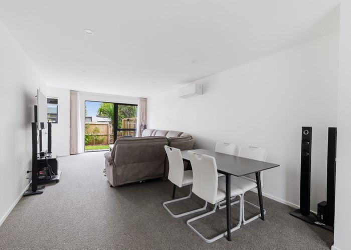  at 2/11 Brockworth Place, Riccarton, Christchurch City, Canterbury