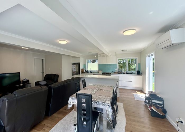  at 2/38 Tramway Road, Beach Haven, North Shore City, Auckland