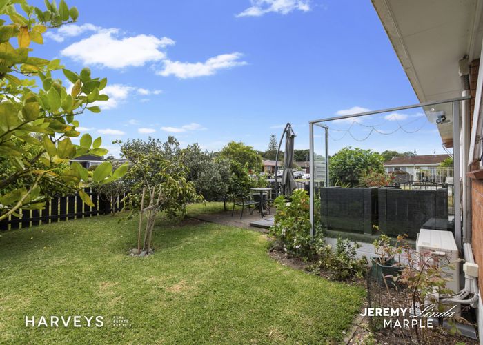  at 28 Faith Bullock Place, New Lynn, Auckland