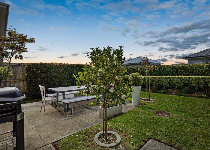  at 9 Forbes Mccammon Drive, Swanson, Waitakere City, Auckland