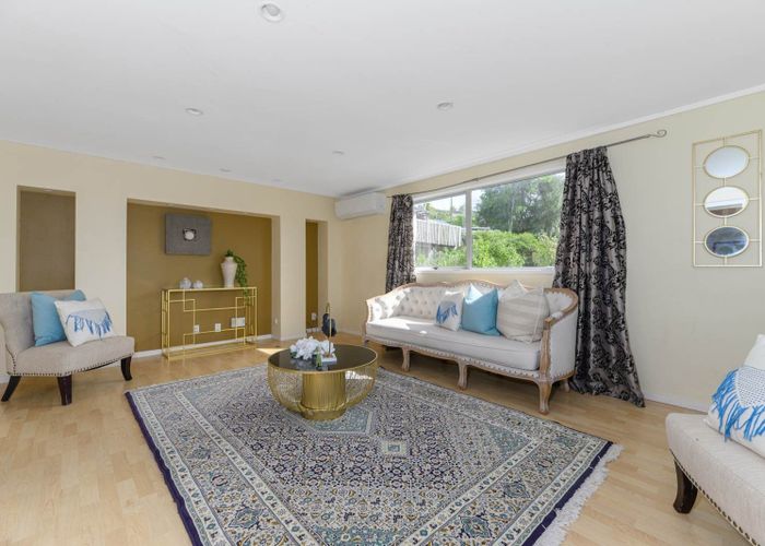  at 2/12 Willis Street, Torbay, Auckland