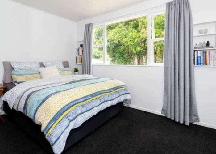  at 18 Beverly Place, New Lynn, Waitakere City, Auckland