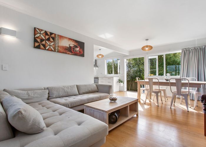 at 1/98 Archibald Road, Kelston, Auckland