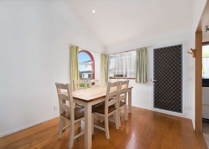  at 4/77 Nile Road, Milford, North Shore City, Auckland