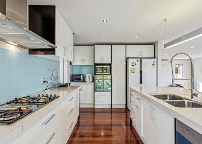  at 27 The Avenue, Albany, Auckland