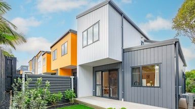  at 17/128 Onewa Road, Northcote, Auckland