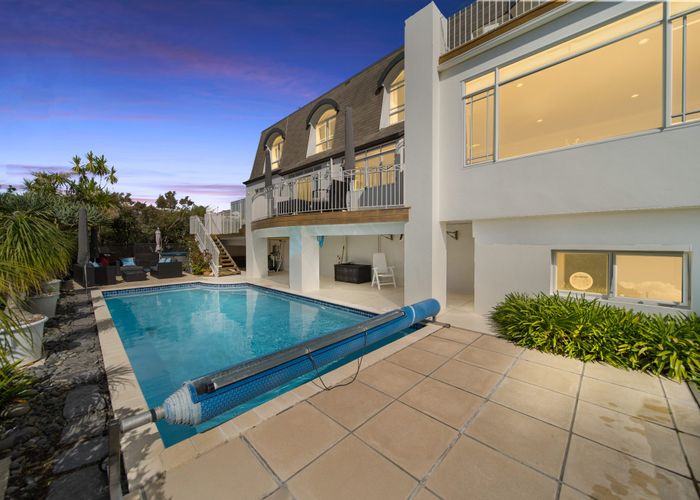  at 19 Evelyn Road, Cockle Bay, Auckland