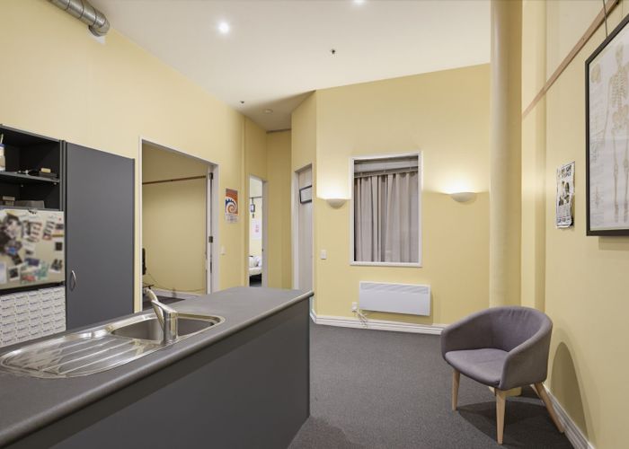  at 2/32 Cuba Street, Te Aro, Wellington