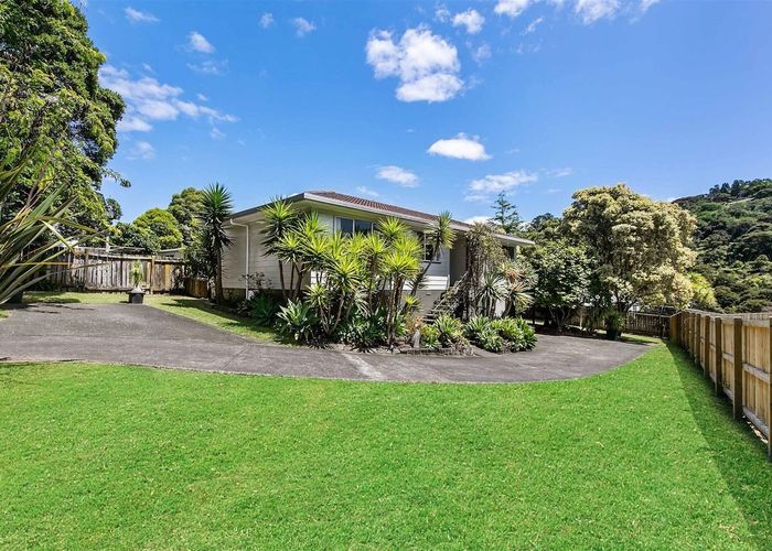  at 6 Glastron Place, Bayview, Auckland