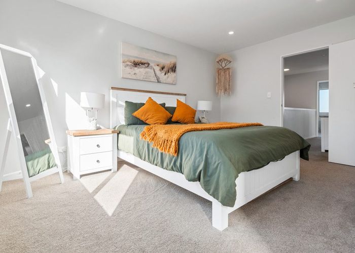  at 421B Glenfield Road, Glenfield, North Shore City, Auckland