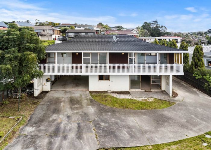 Free property data for 19 Stapleford Crescent, Browns Bay, Auckland