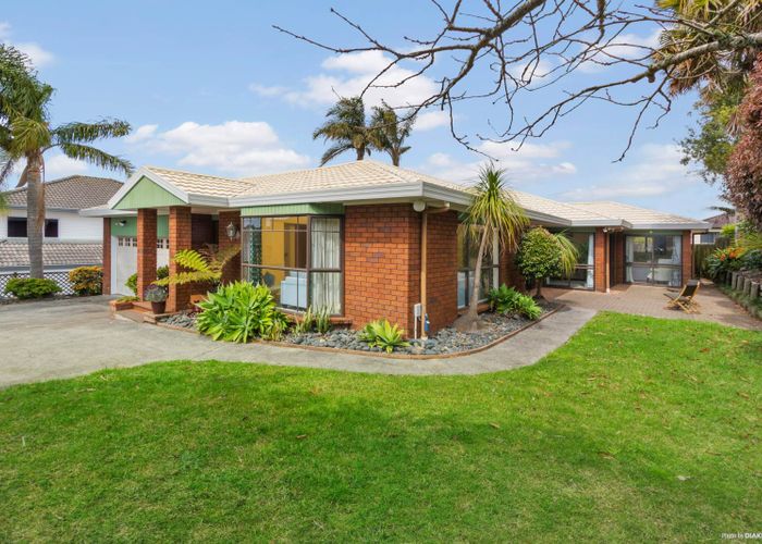  at 10 Hoya Court, Henderson, Auckland
