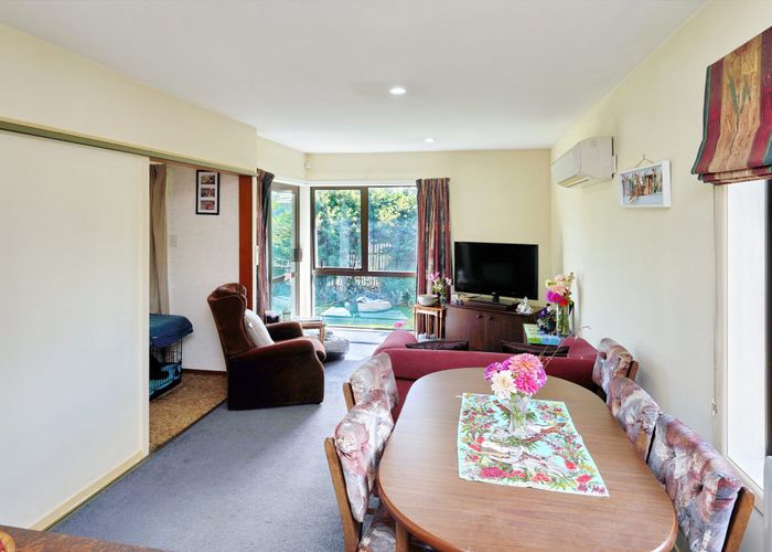  at 8 Quebec Place, Wainoni, Christchurch