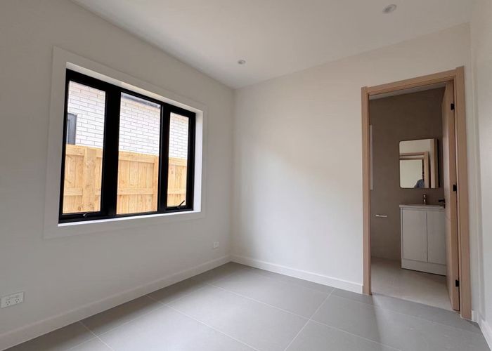  at 4/147 Boundary Road, Clover Park, Manukau City, Auckland