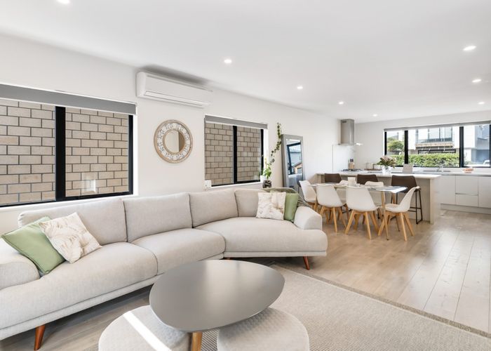  at 12 Kearns Drive, Hobsonville, Waitakere City, Auckland
