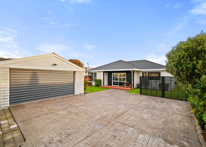  at 2/59 Epsom Road, Sockburn, Christchurch