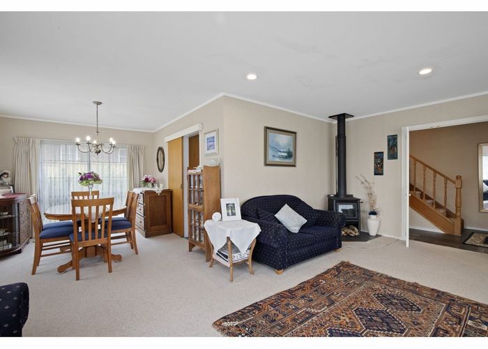  at 6 Kuripaka Crescent, The Gardens, Manukau City, Auckland