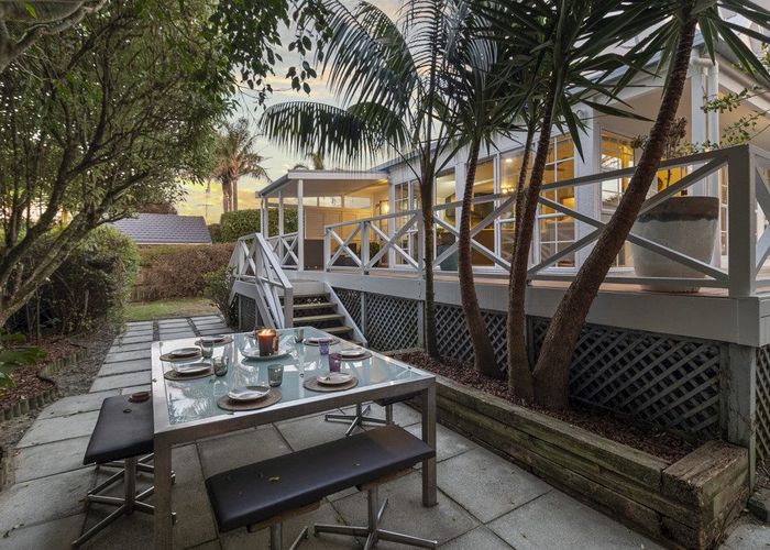  at 6 Boscawen Street, Point Chevalier, Auckland