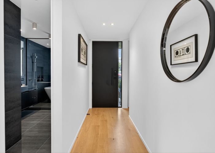  at 4 Gulf View Road, Murrays Bay, North Shore City, Auckland