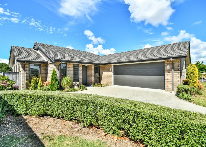  at 73 Castellina Drive, Karaka, Papakura