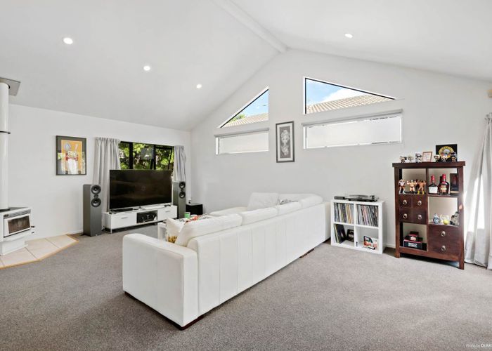  at 2 Sophora Way, Albany, Auckland