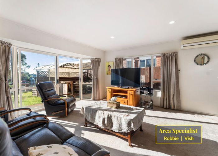  at 33 Craigbank Avenue, New Lynn, Auckland