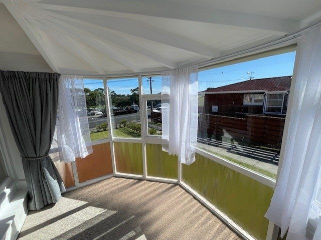  at 2/11 Winscombe Street, Belmont, North Shore City, Auckland