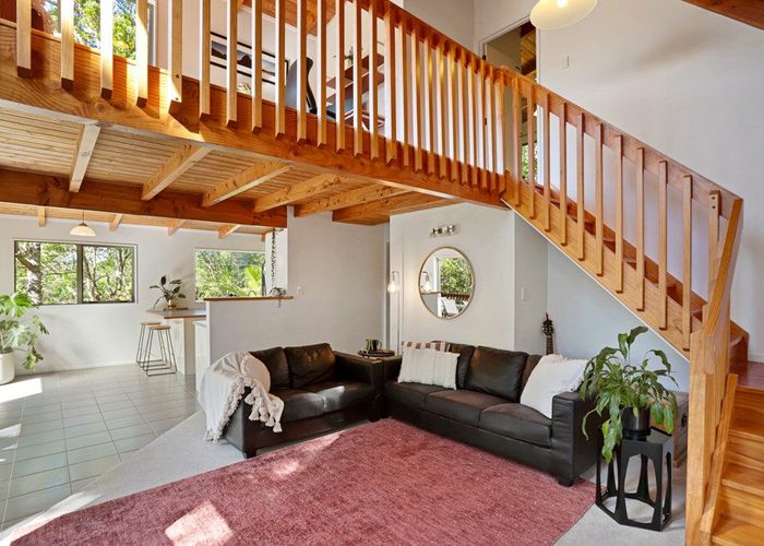  at 183 Laingholm Drive, Laingholm, Waitakere City, Auckland