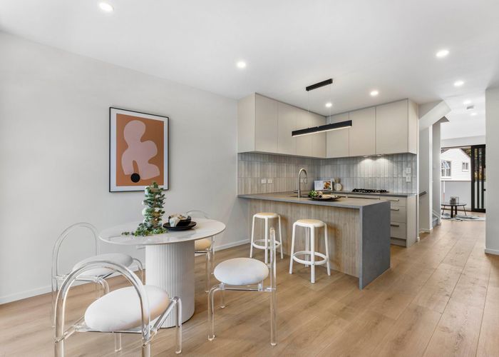  at 4 & 7/1 Waiohua Road, Greenlane, Auckland City, Auckland