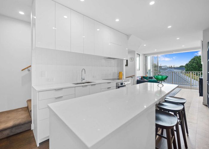  at 9/83 Hinemoa Street, Birkenhead, North Shore City, Auckland