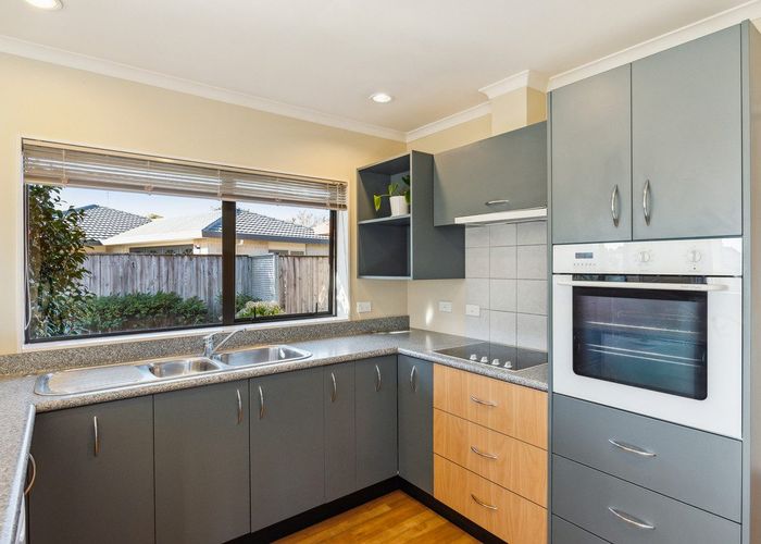  at 32 Monarch Place, Paraparaumu Beach, Paraparaumu