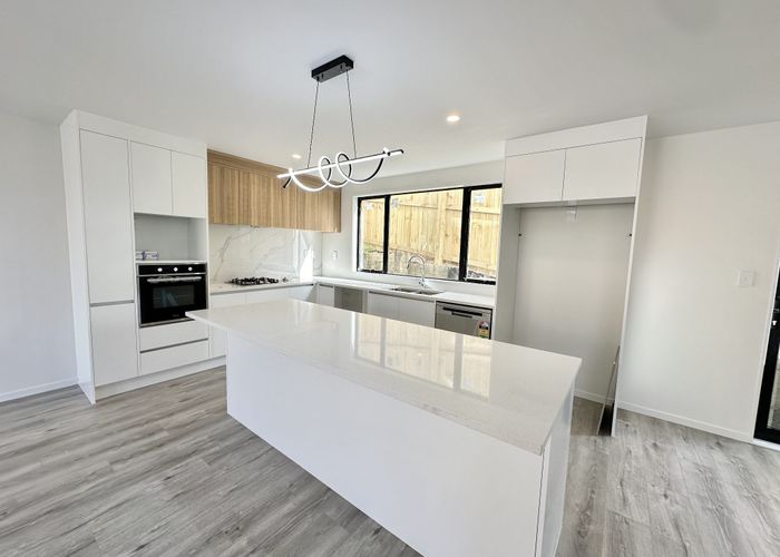  at 18a Waverley Avenue, Glenfield, North Shore City, Auckland