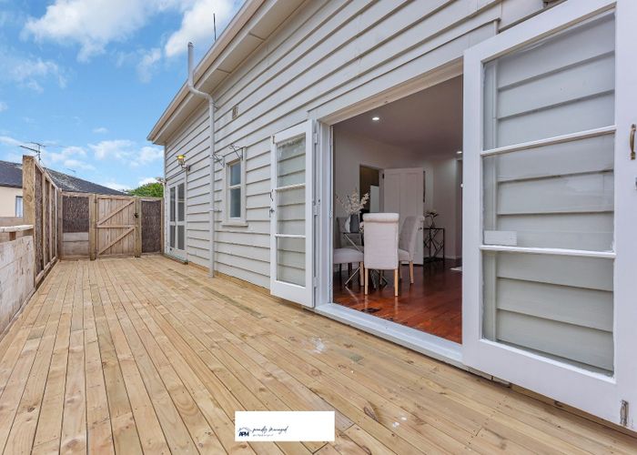  at 31 Riverview Road, Panmure, Auckland