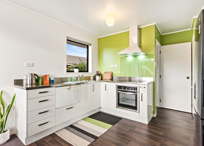  at 2/6 Annette Avenue, Te Atatu South, Waitakere City, Auckland