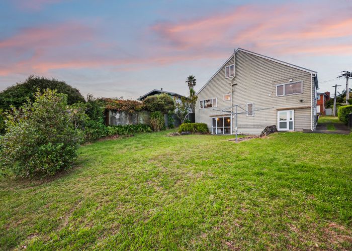  at 20 Peter Terrace, Castor Bay, North Shore City, Auckland