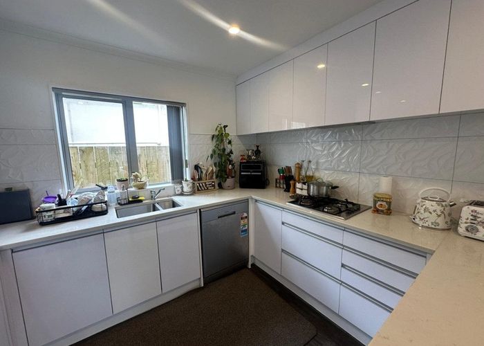  at 271B Te Atatu Road, Te Atatu South, Waitakere City, Auckland