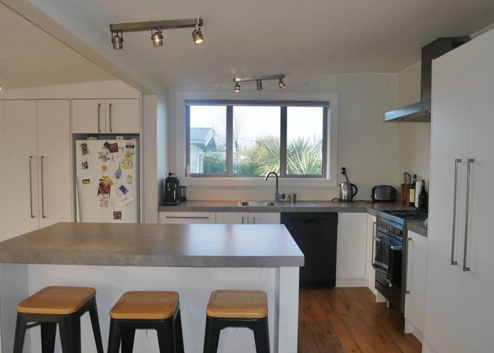  at 14 Pacific Rd, North New Brighton, Christchurch City, Canterbury