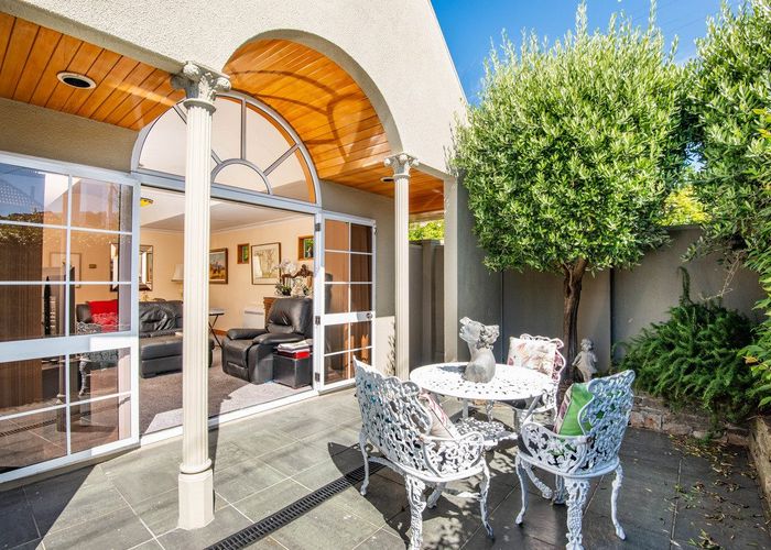  at 28 Ings Avenue, Saint Clair, Dunedin