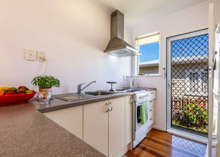  at 2/11 Preston Avenue, Mount Albert, Auckland City, Auckland
