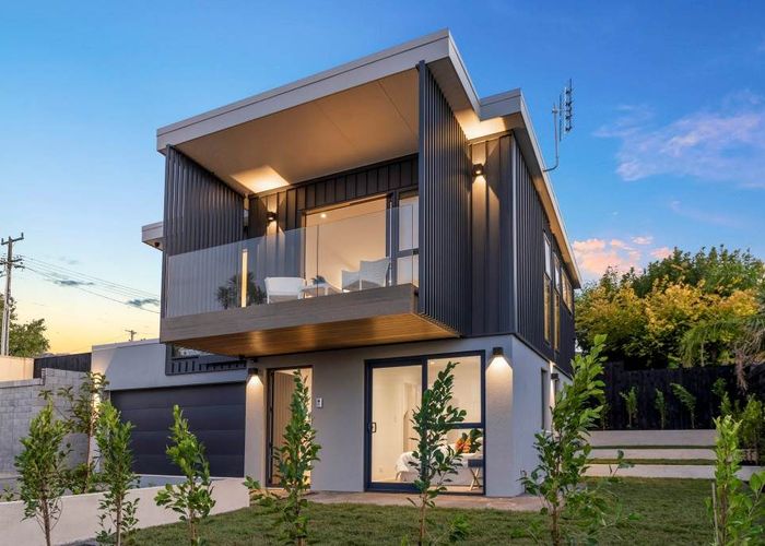  at 12A Rothesay Bay Road, Rothesay Bay, Auckland