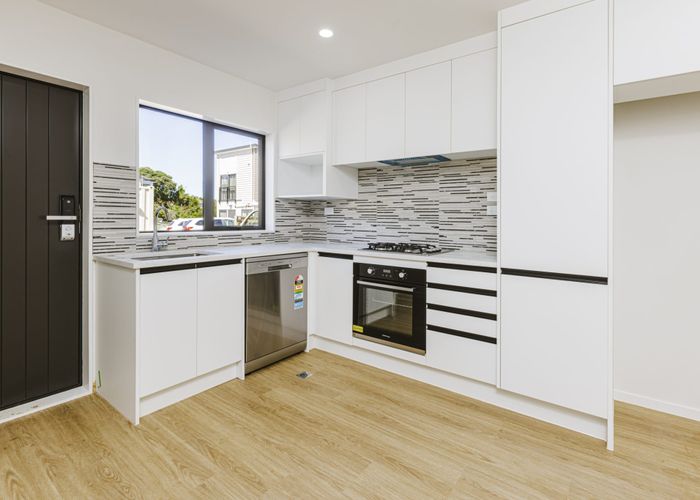  at 2/13D Miles Avenue, Papatoetoe, Manukau City, Auckland