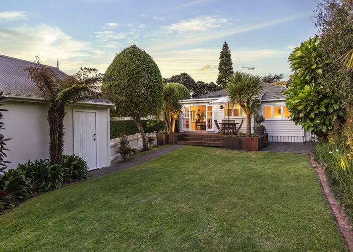  at 48 Kitchener Road, Sandringham, Auckland