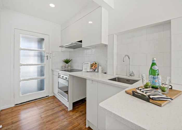  at 2/38 Woodford Road, Mount Eden, Auckland